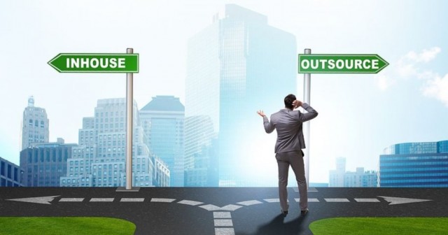 inhouse-vs-outsource